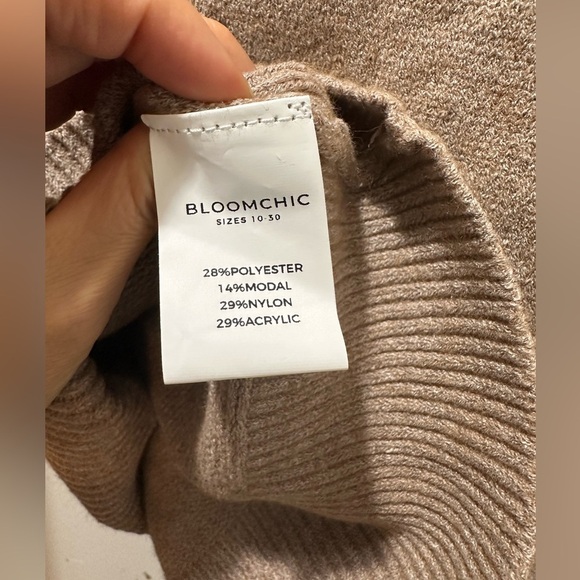 BloomChic Supersoft Essentials Anti-Pilling Turtle Neck Eyelet Pullover - Picture 6 of 7